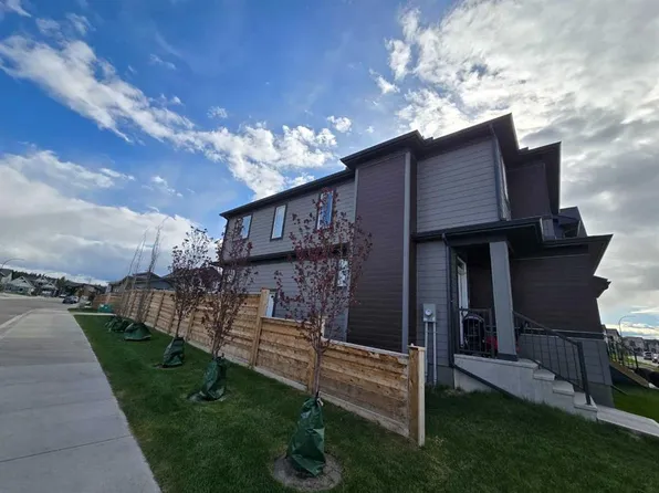 431 N Rowmont Blvd NW, Calgary, AB T3L 0H2