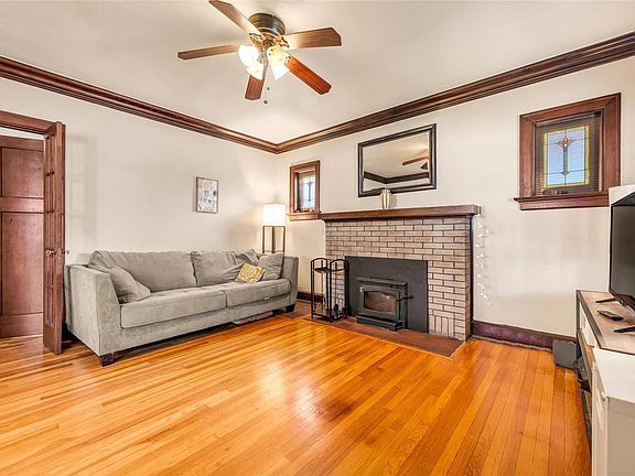 3rd image of 8715 Argyle Ave