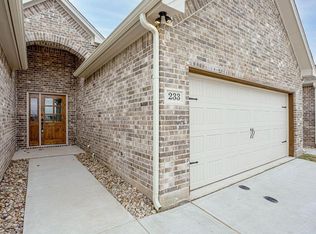 233 Honor Code Pl, Granbury, TX 76049