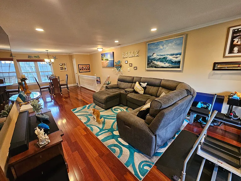 655 Middle Country Rd #2H2 — Photo 9