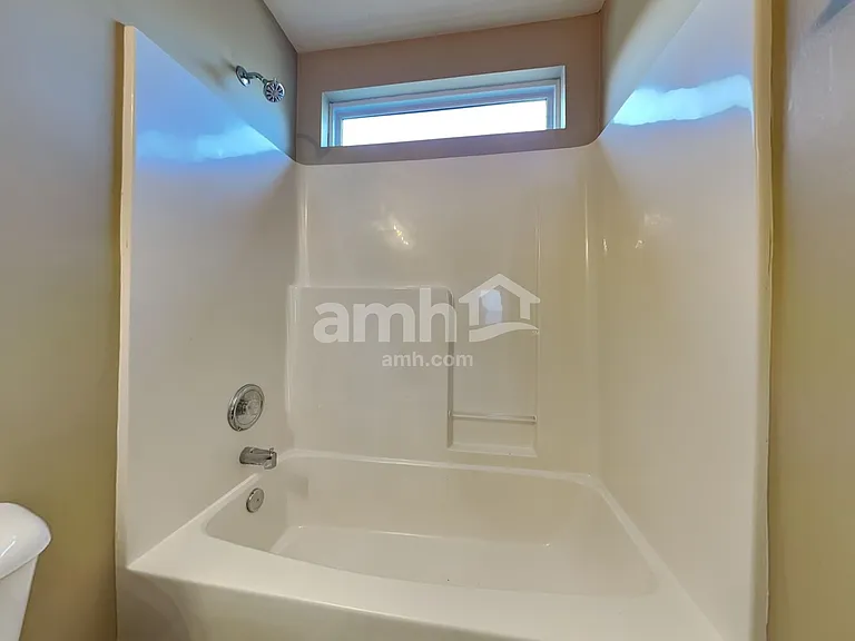 4060 Longfellow Dr — Photo 19