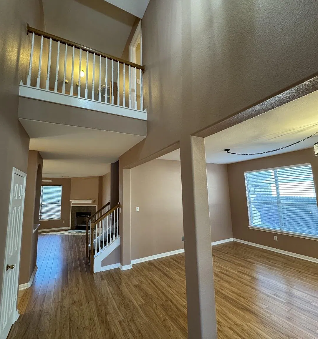 4 bed, 3.0 bath, 2456 sqft, $2,700 — Photo 4