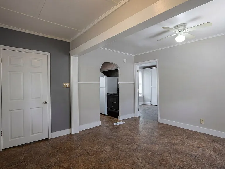 139 E Lister St — Photo 2