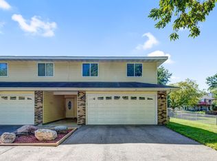 6843 Sandlewood Rd, Woodbury, MN 55125