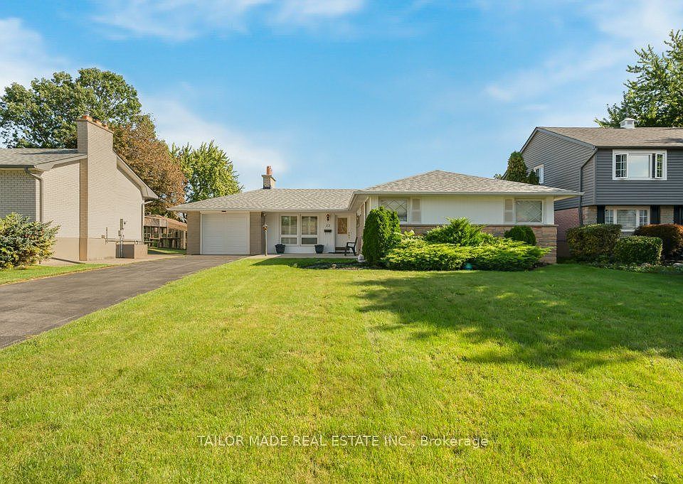 1st image of 22 Greystone Cres