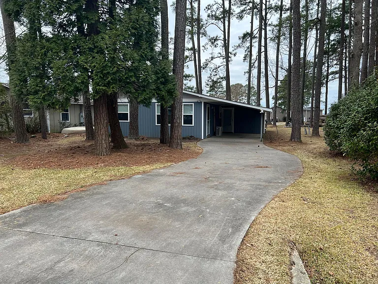 418 Seaview Dr — Photo 1