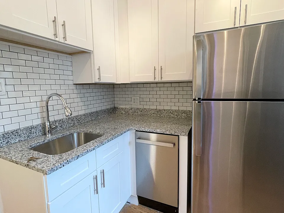 914 Main St #3