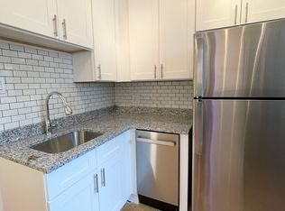 914 Main St APT 3, Evanston, IL 60202