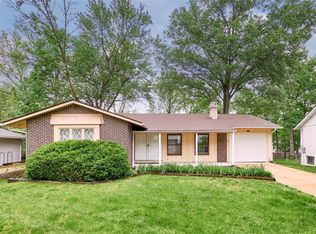 389 Messina Dr, Ballwin, MO 63021