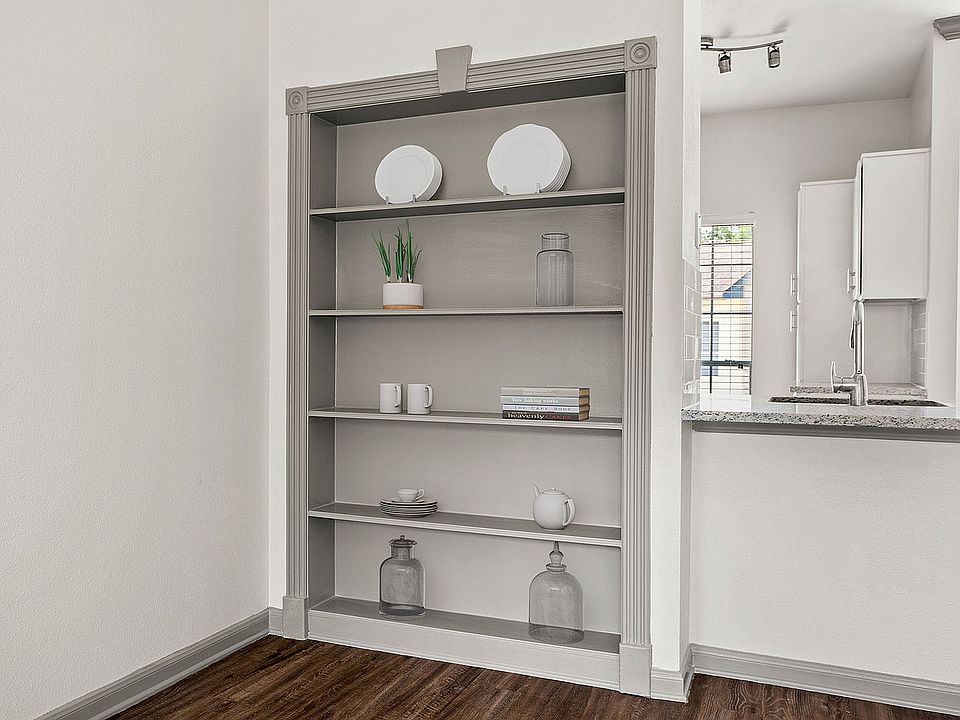 C242510_AstonCincoRanch_1B1BPartialROI_Shelf_03