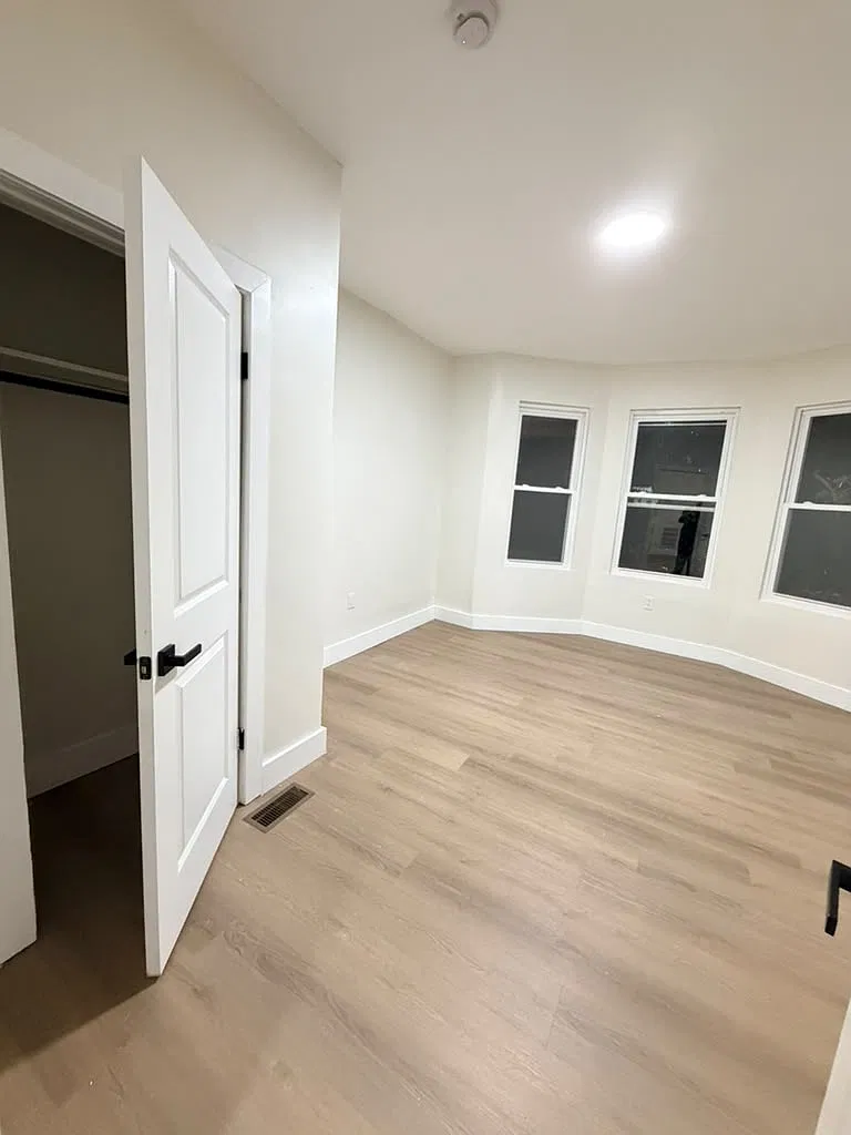 4 bed, 1.5 bath, $2,700 — Photo 4