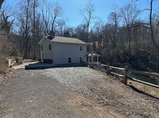 401 Toms Rd, Harrisburg, PA 17112