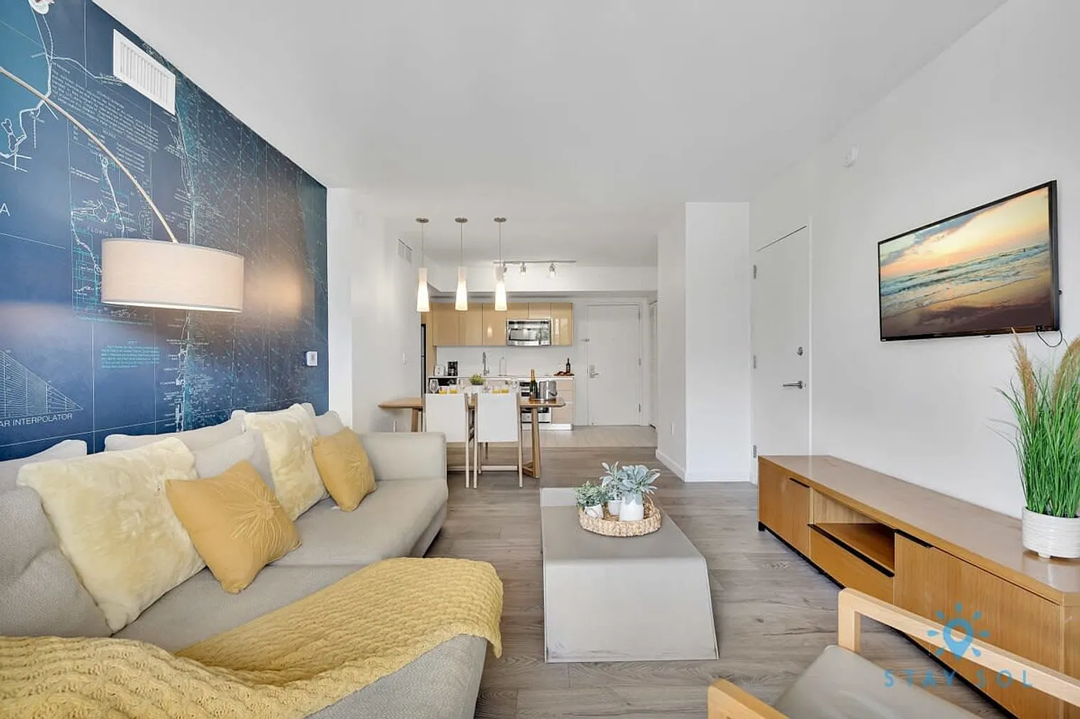 2 bed, 2.0 bath, 990 sqft, $4,539 — Photo 1