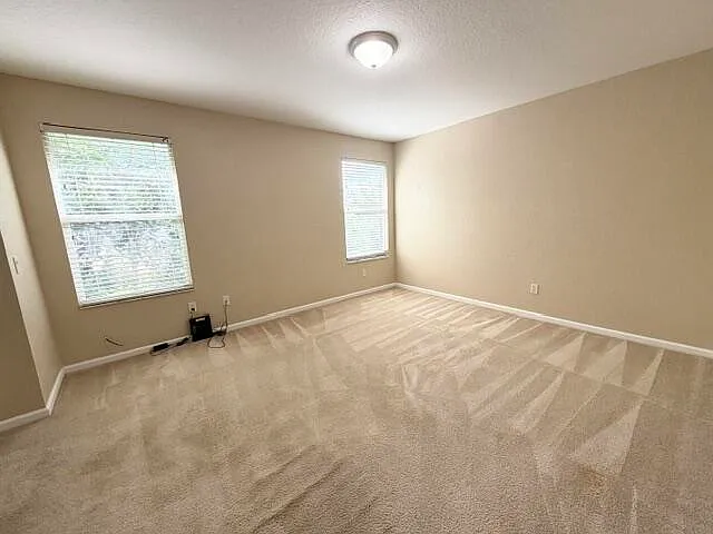 5487 Queenship Ct — Photo 11