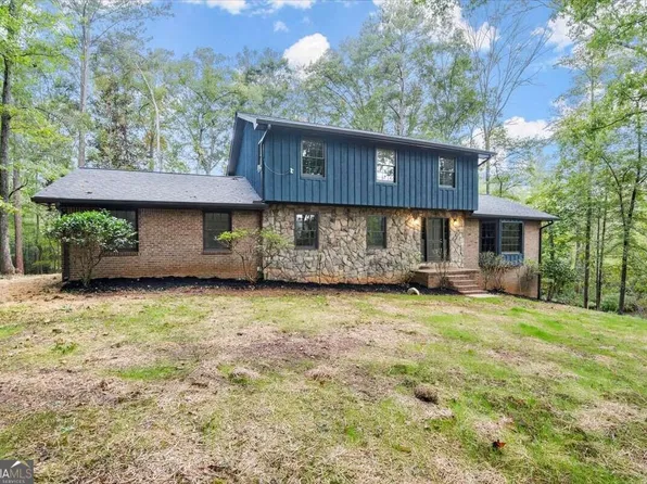 1447 Redwine Rd, Fayetteville, GA 30215