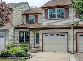 8 Southgate Dr, Mount Laurel, NJ 08054