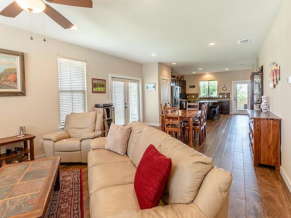 2nd image of 1040 Creswell Ln