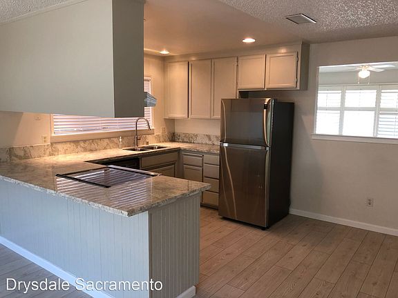 3rd image of 7237 Catamaran Dr