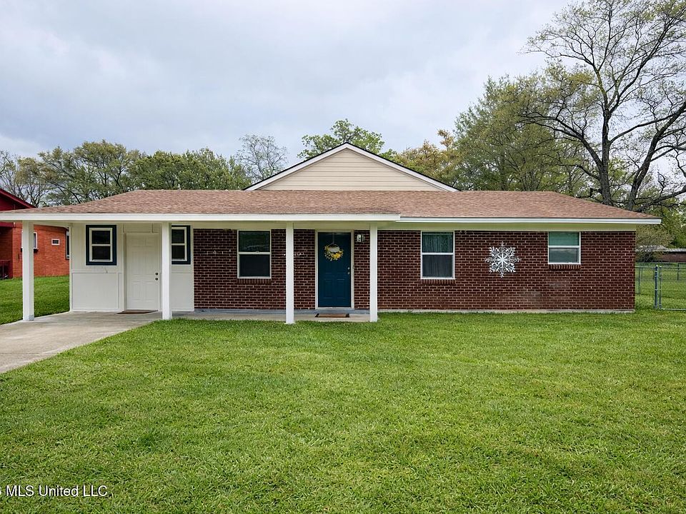 1st image of 3912 Juniper St