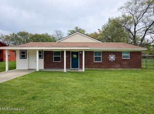 3912 Juniper St, Moss Point, MS 39563