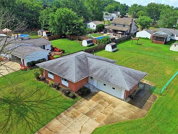 2nd image of 3993 Ravenwood Dr SE