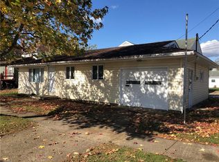 415 E 6th St, Uhrichsville, OH