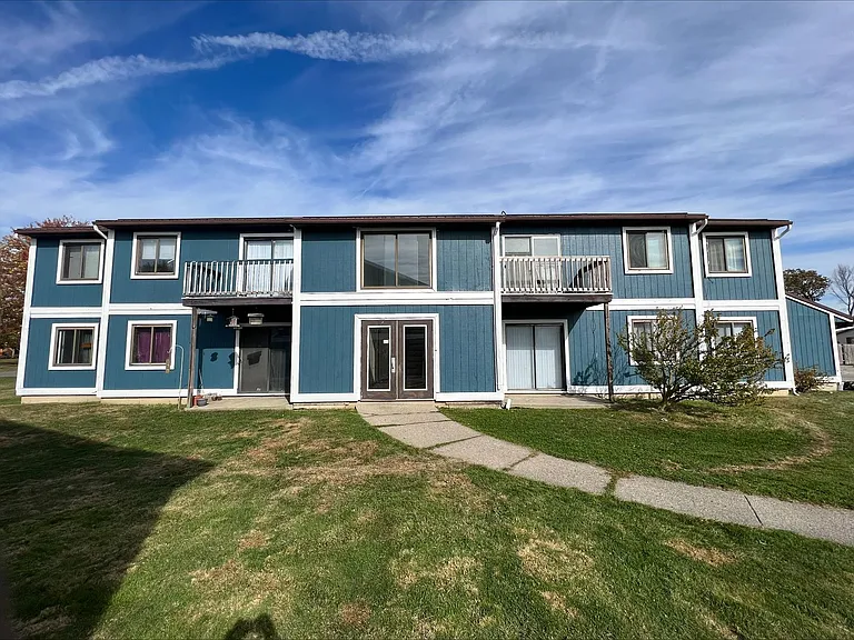 Find Your Next Home At One Oak Place — Photo 20