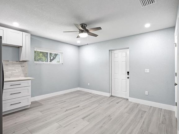 5th image of 817 W Bougainvillea Ave #2