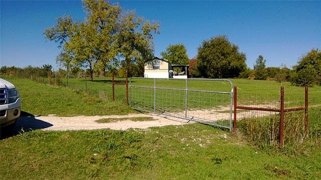 2nd image of 2118 County Road 338