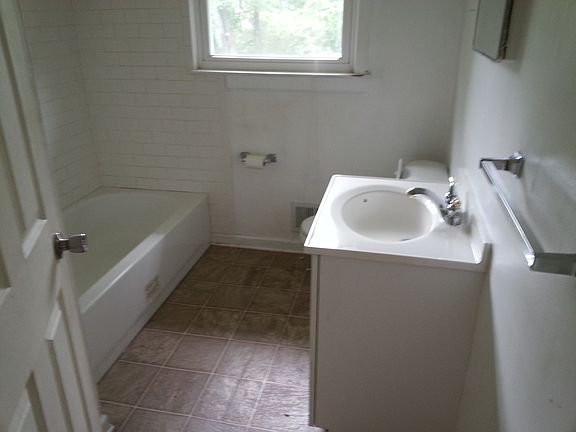 5th image of 311 Ross St
