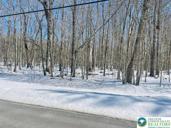 476 W Creek View Dr, Gouldsboro, PA 18424