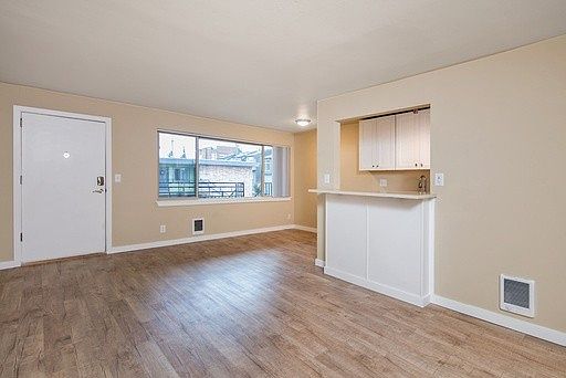 2nd image of 3939 15th Ave S APT 1
