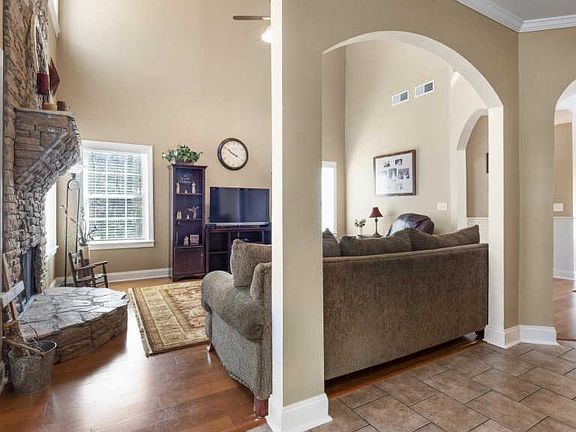 3rd image of 6133 Westchester Pl