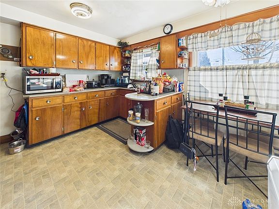 4th image of 104 Hilltop Dr