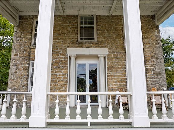 4th image of 9523 Main St