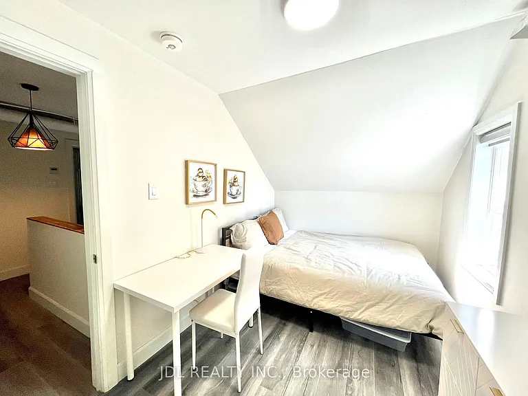 5 Sorauren Ave #7 — Photo 40