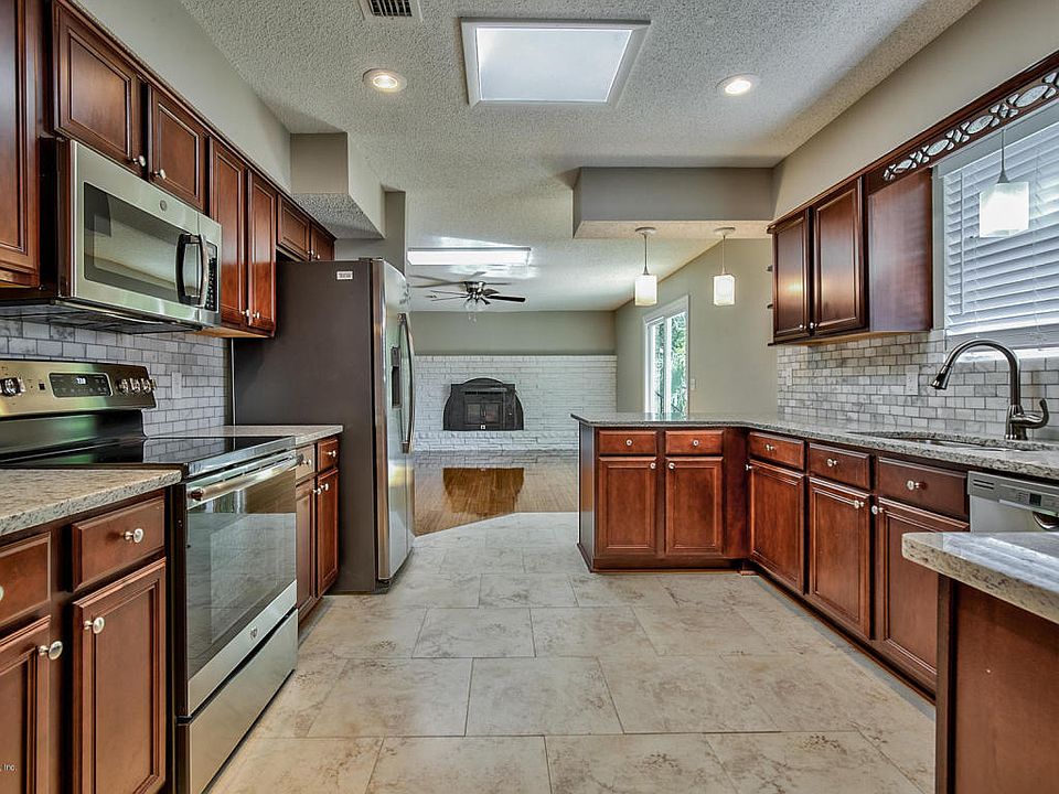 1st image of 3826 Tara Hall Dr