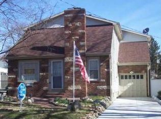 711 Glendale Ave, Lansing, MI 48910