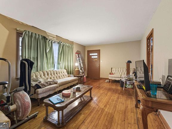3rd image of 914 Edwin St NW