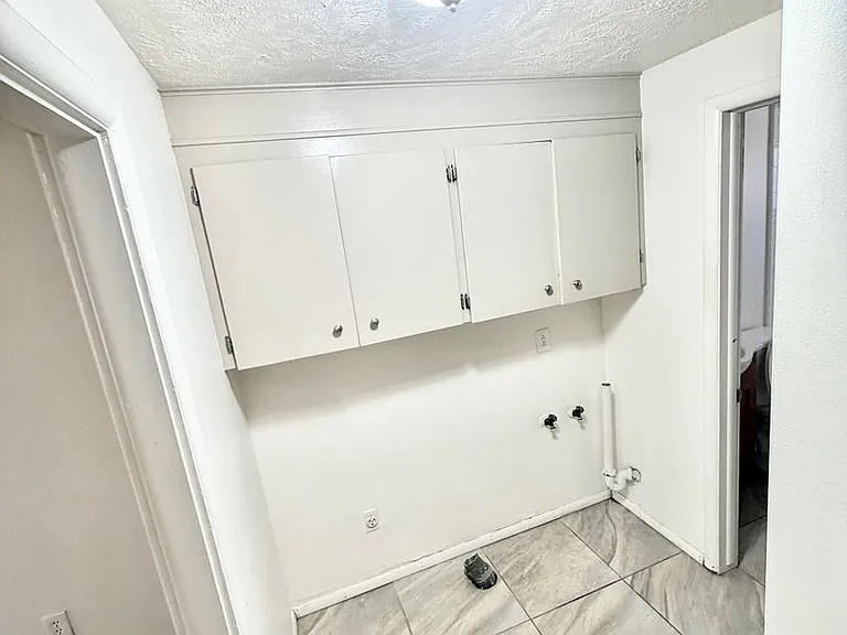 188 E. Baird Ave. — Photo 6