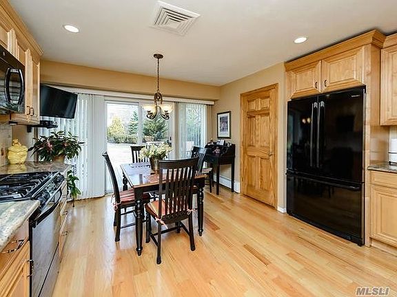5th image of 5 Corwin Ct