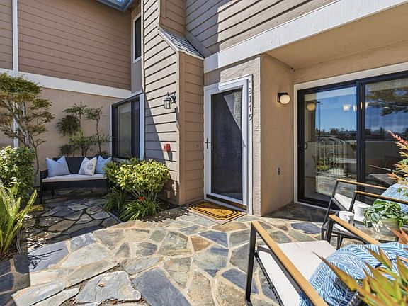 3rd image of 2175 Vista Del Mar