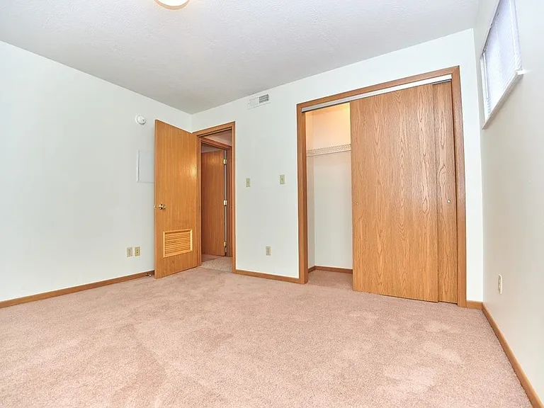 Pineview Apartments — Photo 31