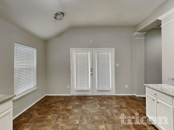 4th image of 630 Azalea Dr