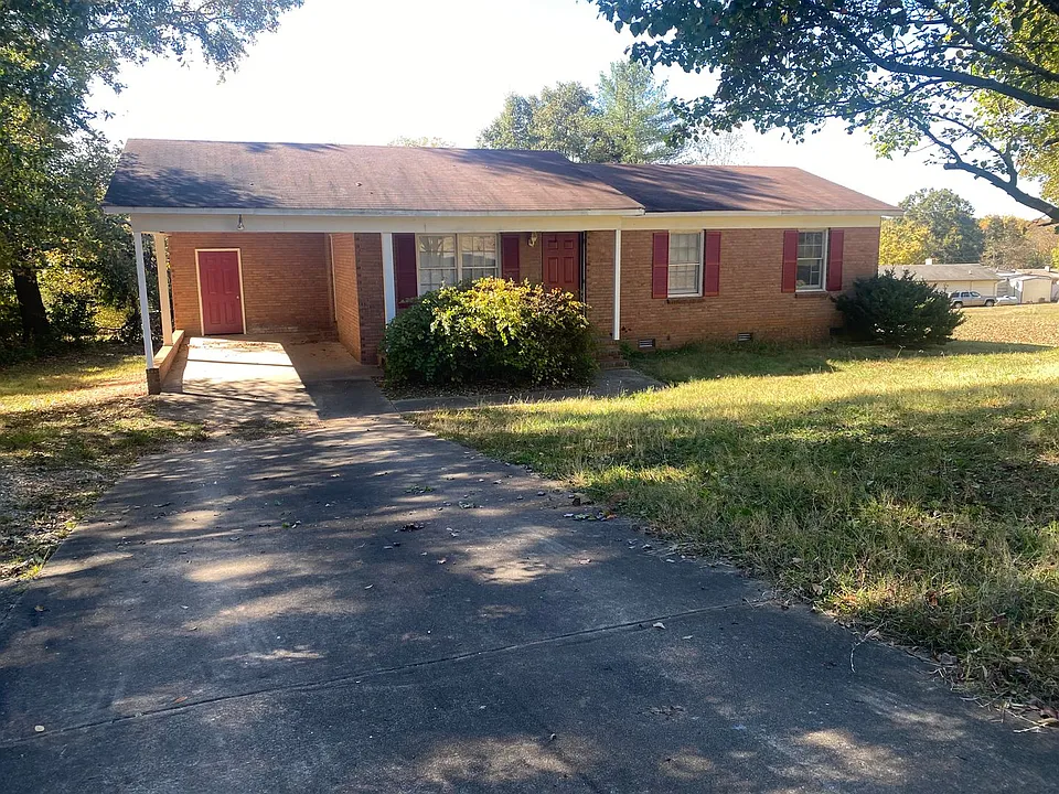 6026 Emerald Ln