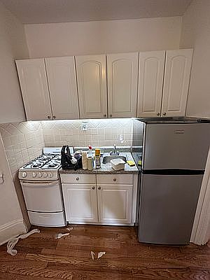 2nd image of 424 E 85th St #4D