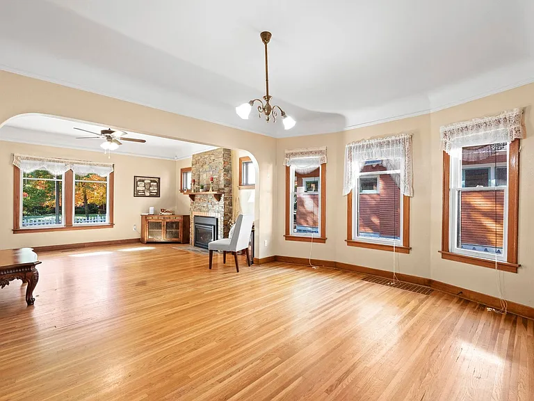 206 W Waverly Pl — Photo 22