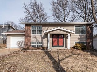 12075 Wesmeade Dr, Maryland Heights, MO