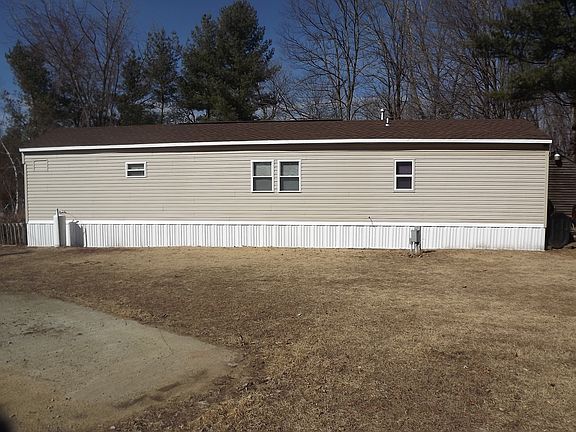 3rd image of 223 Windy Cir