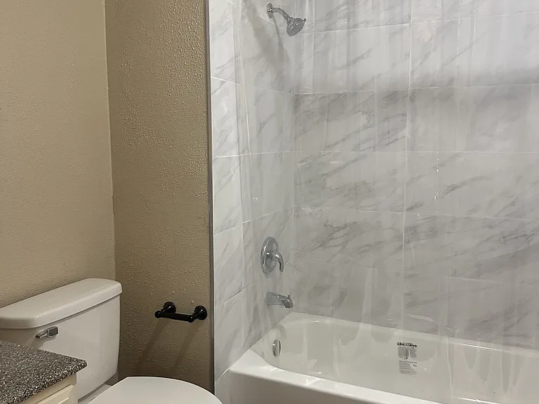 1702 Longview St #2 — Photo 12